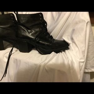 Kat chunky heel boots.